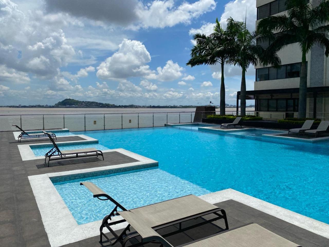 Puerto Santa Ana, Torres Bellini, 2 Dormitorios, Parqueo Guayaquil Eksteriør bilde