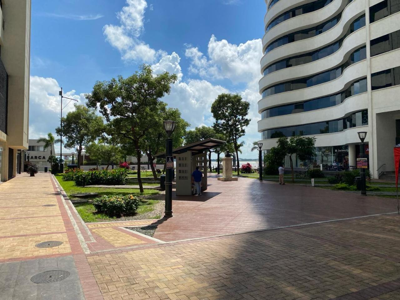 Puerto Santa Ana, Torres Bellini, 2 Dormitorios, Parqueo Guayaquil Eksteriør bilde
