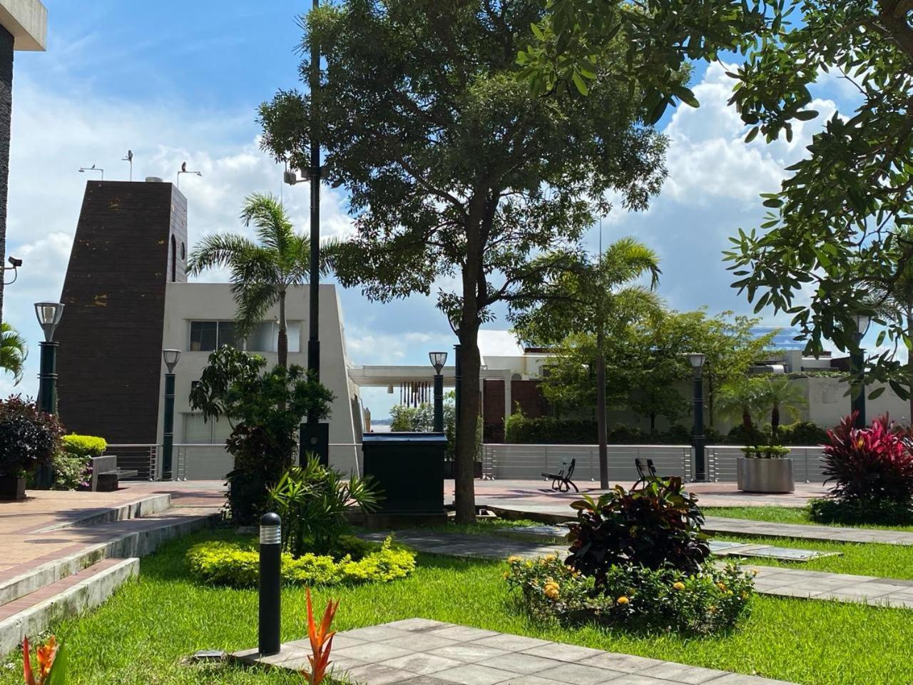 Puerto Santa Ana, Torres Bellini, 2 Dormitorios, Parqueo Guayaquil Eksteriør bilde